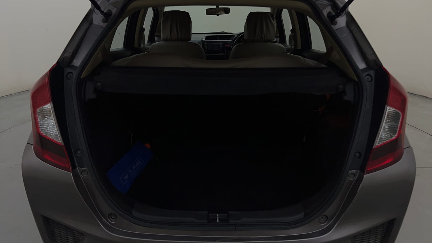 Used 2016 Honda Jazz V AT Petrol Petrol Automatic interior DICKY INSIDE VIEW