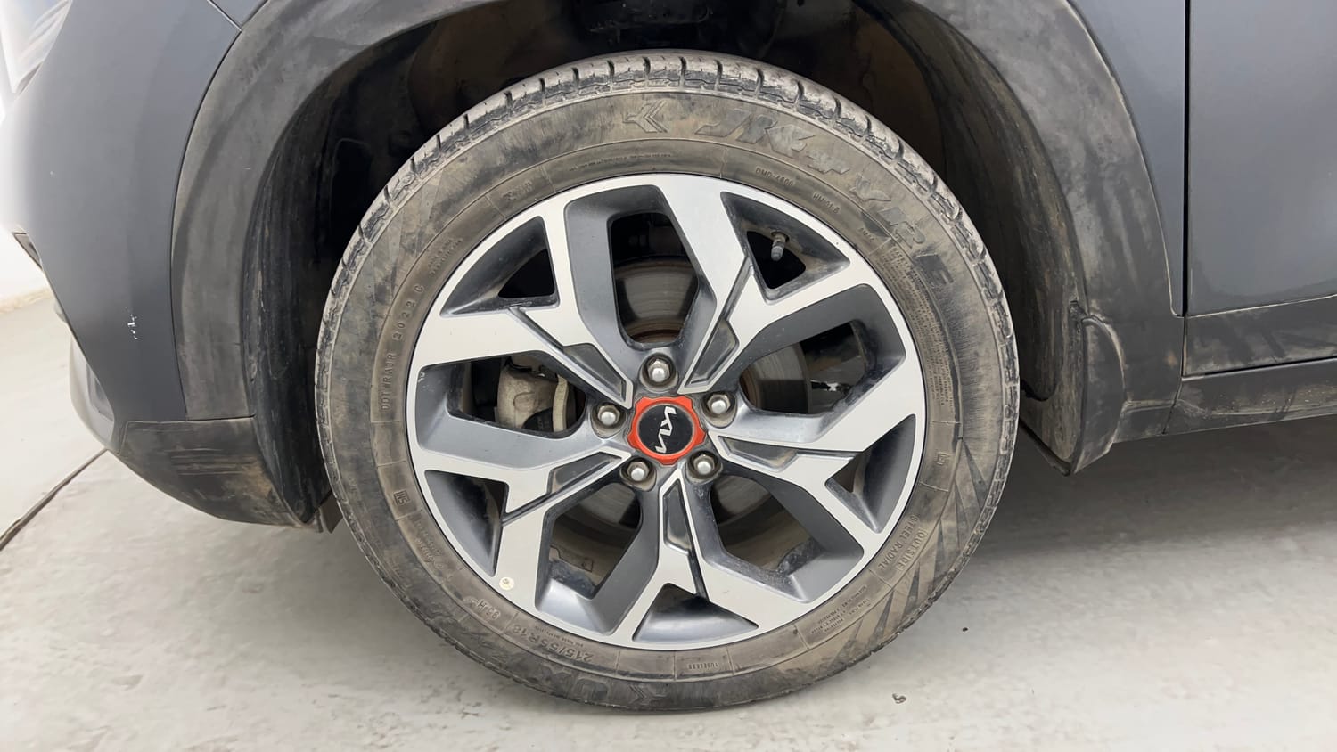 Used 2022 Kia Seltos X Line 1.5 Diesel AT Diesel Automatic tyres LEFT FRONT TYRE RIM VIEW