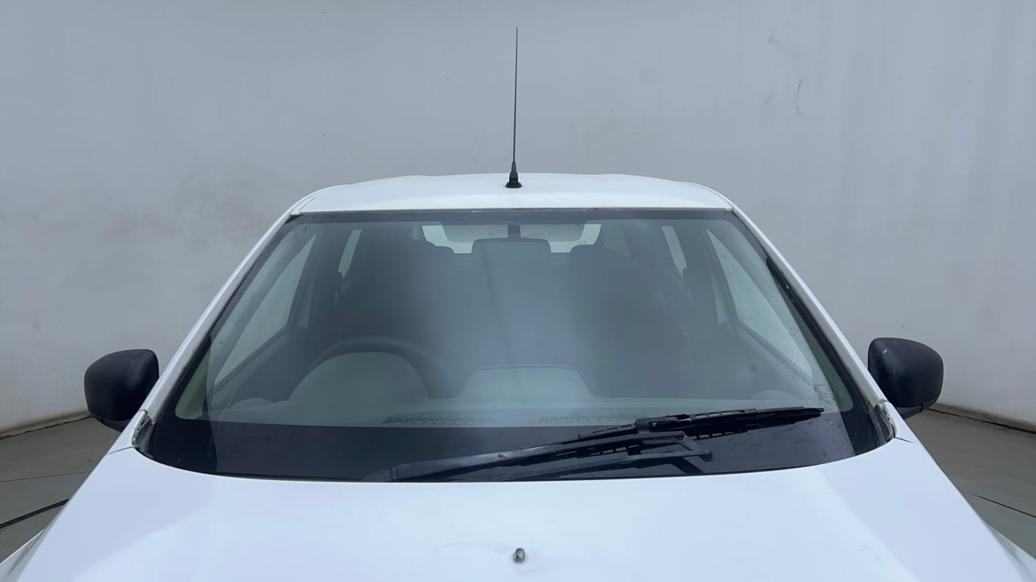 Used 2016 Renault Kwid RXT Petrol Manual exterior FRONT WINDSHIELD VIEW