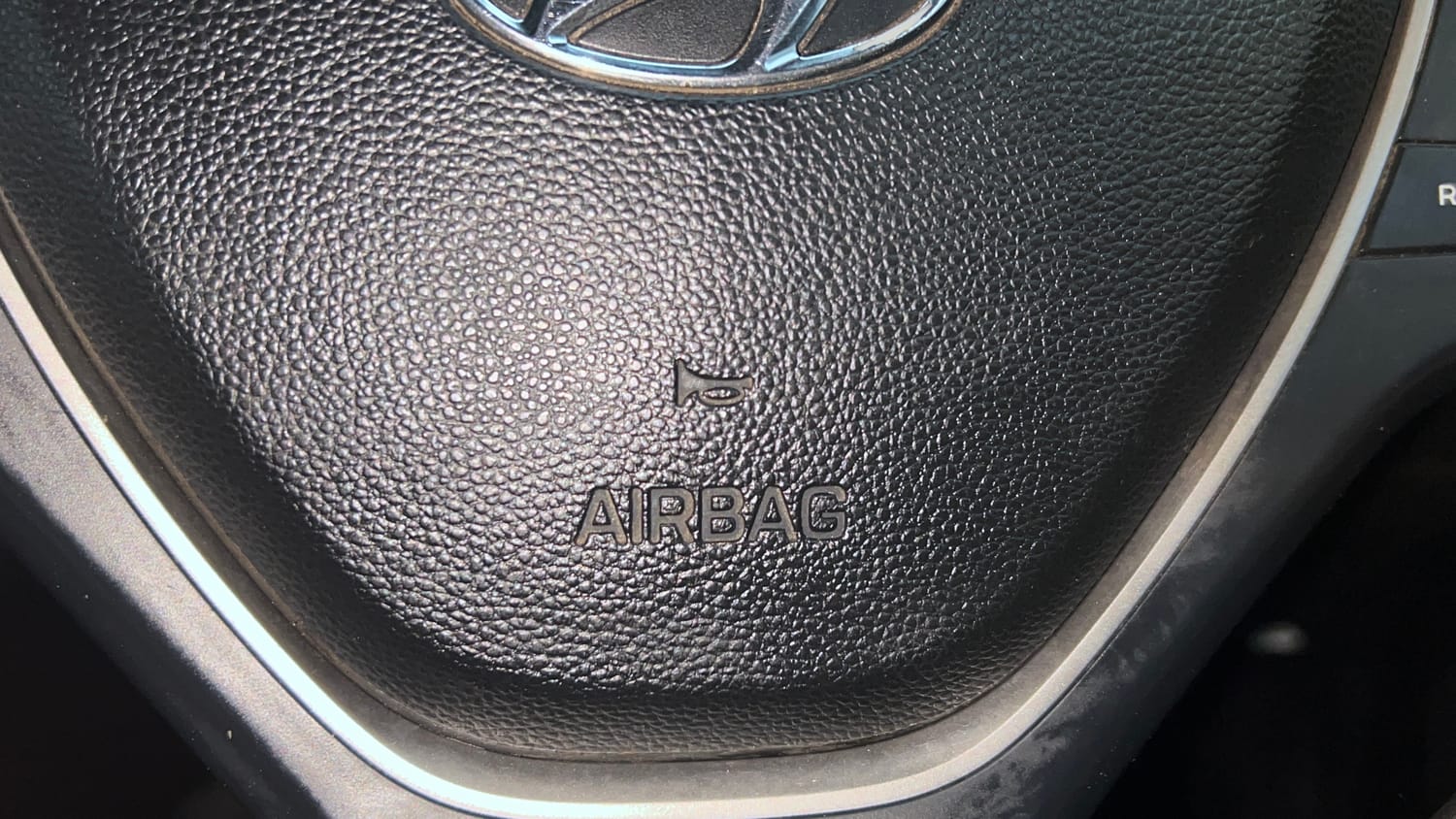 Used 2017 Hyundai Elite i20 Magna Executive 1.2 Petrol Manual top_features Airbags
