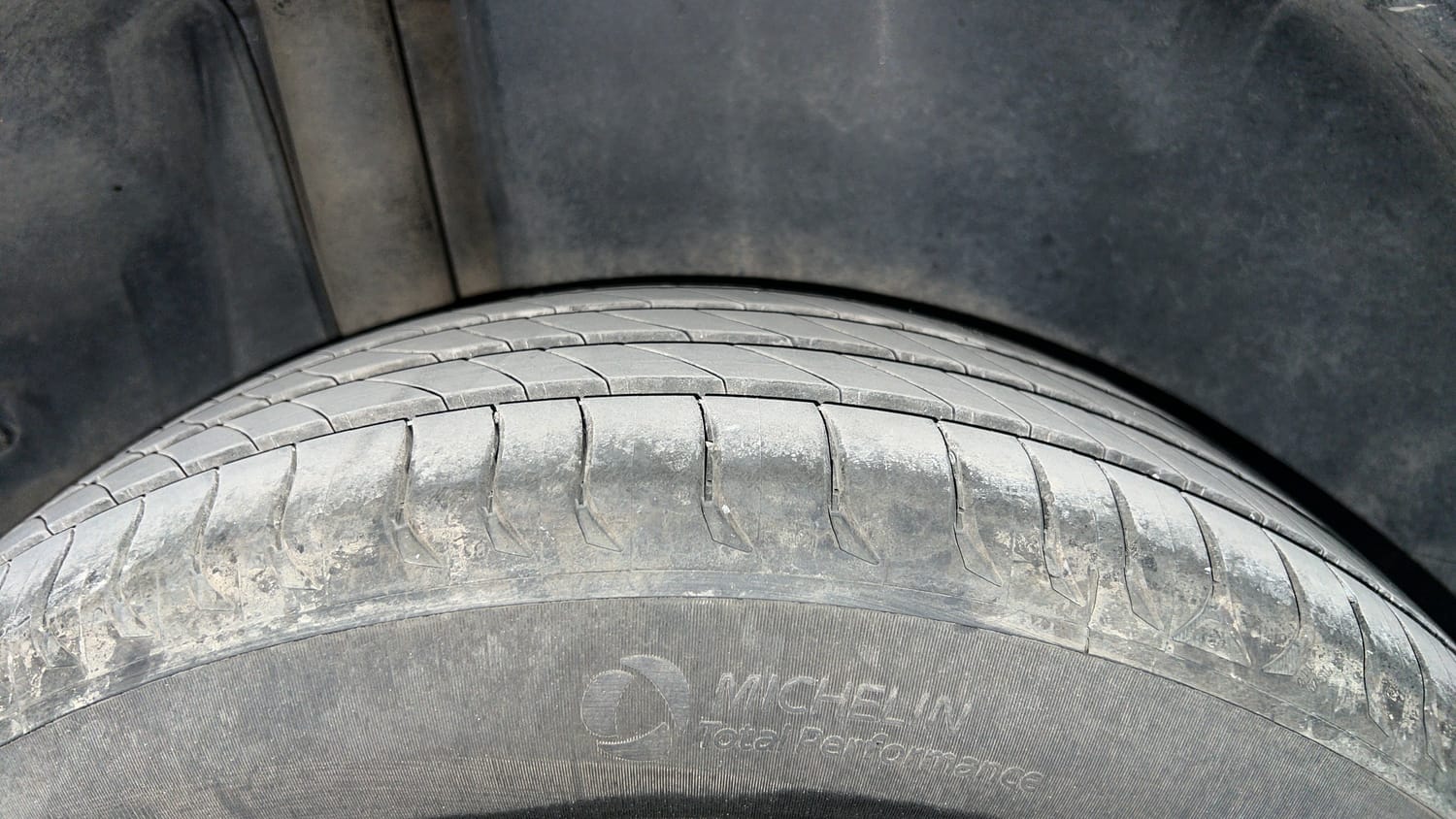 Used 2023 Maruti Suzuki Brezza ZXi Petrol Manual tyres RIGHT REAR TYRE TREAD VIEW