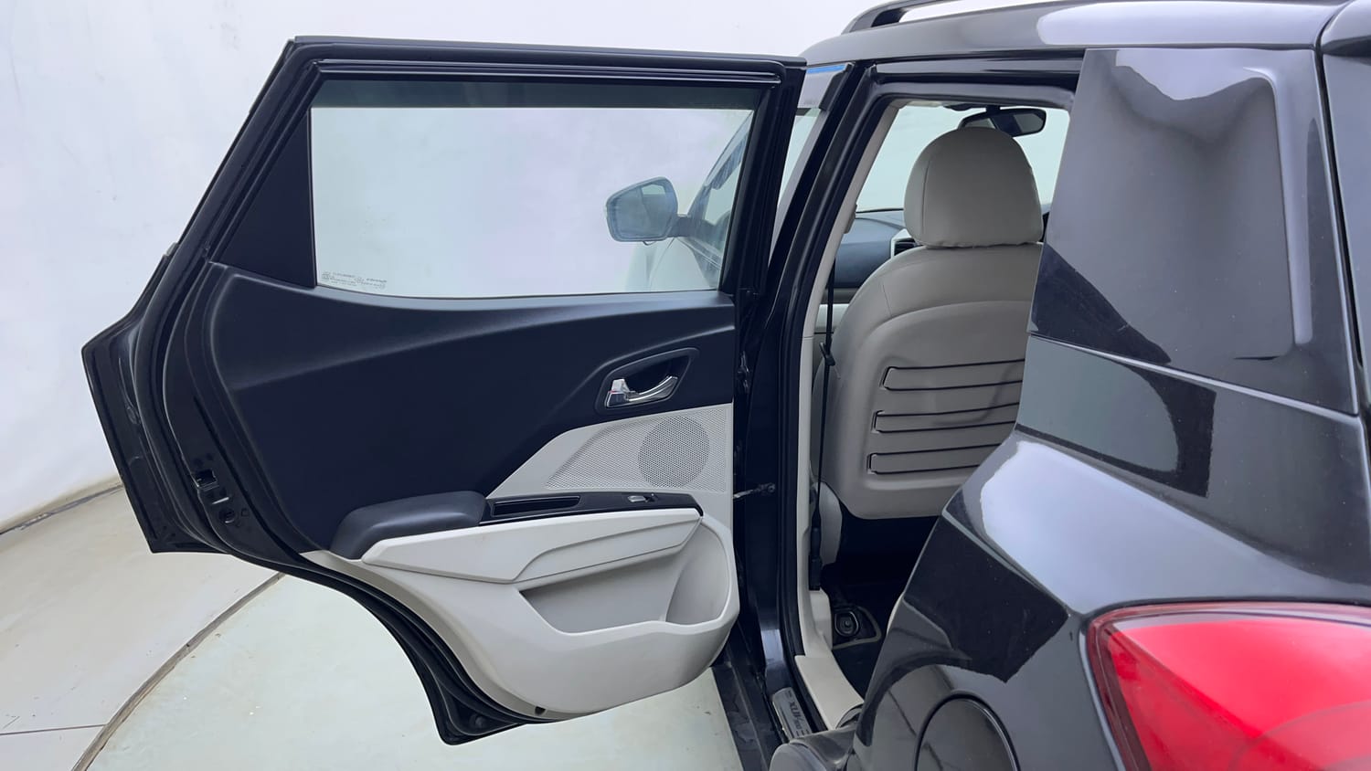 Used 2022 Mahindra XUV 300 W8 (O) 1.2 Petrol Petrol Manual interior LEFT REAR DOOR OPEN VIEW