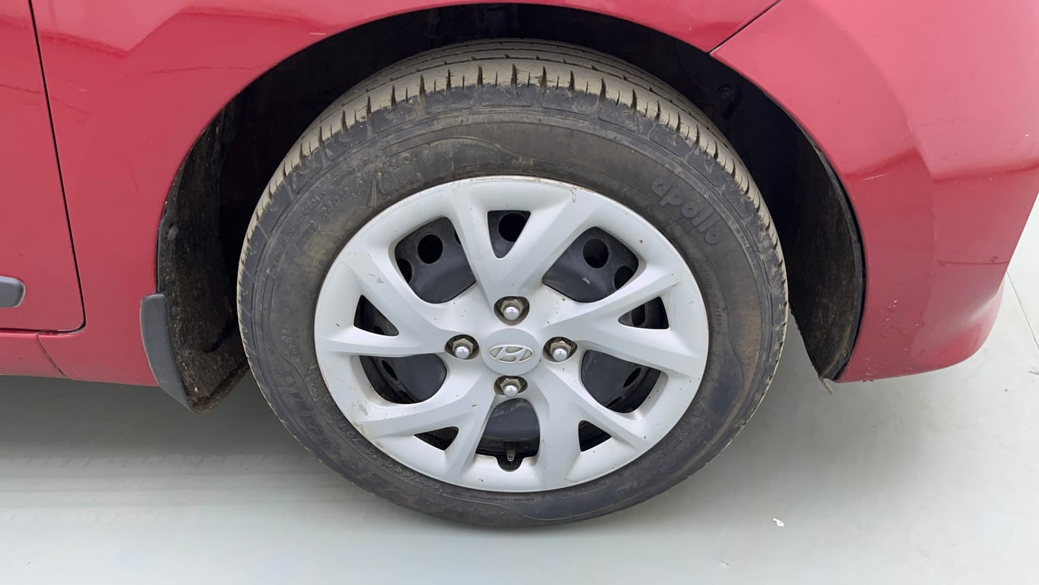 Used 2019 Hyundai Grand i10 Sportz 1.2 Kappa VTVT Petrol Manual tyres RIGHT FRONT TYRE RIM VIEW