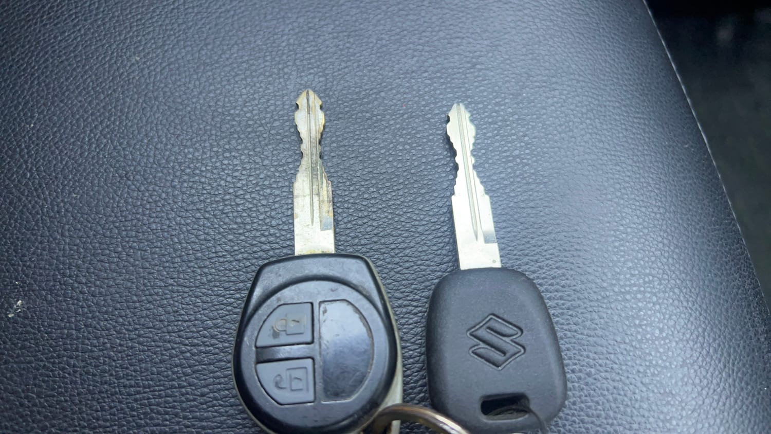 Used 2012 Maruti Suzuki Swift VXi Petrol Manual extra CAR KEY VIEW