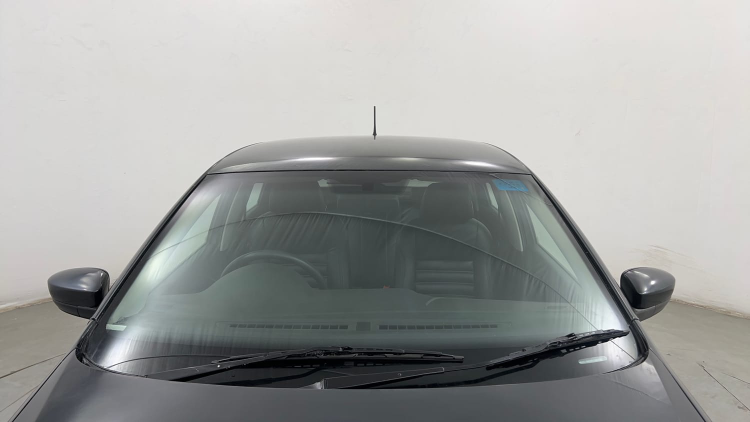 Used 2015 Volkswagen Polo Comfortline 1.2L (P) Petrol Manual exterior FRONT WINDSHIELD VIEW