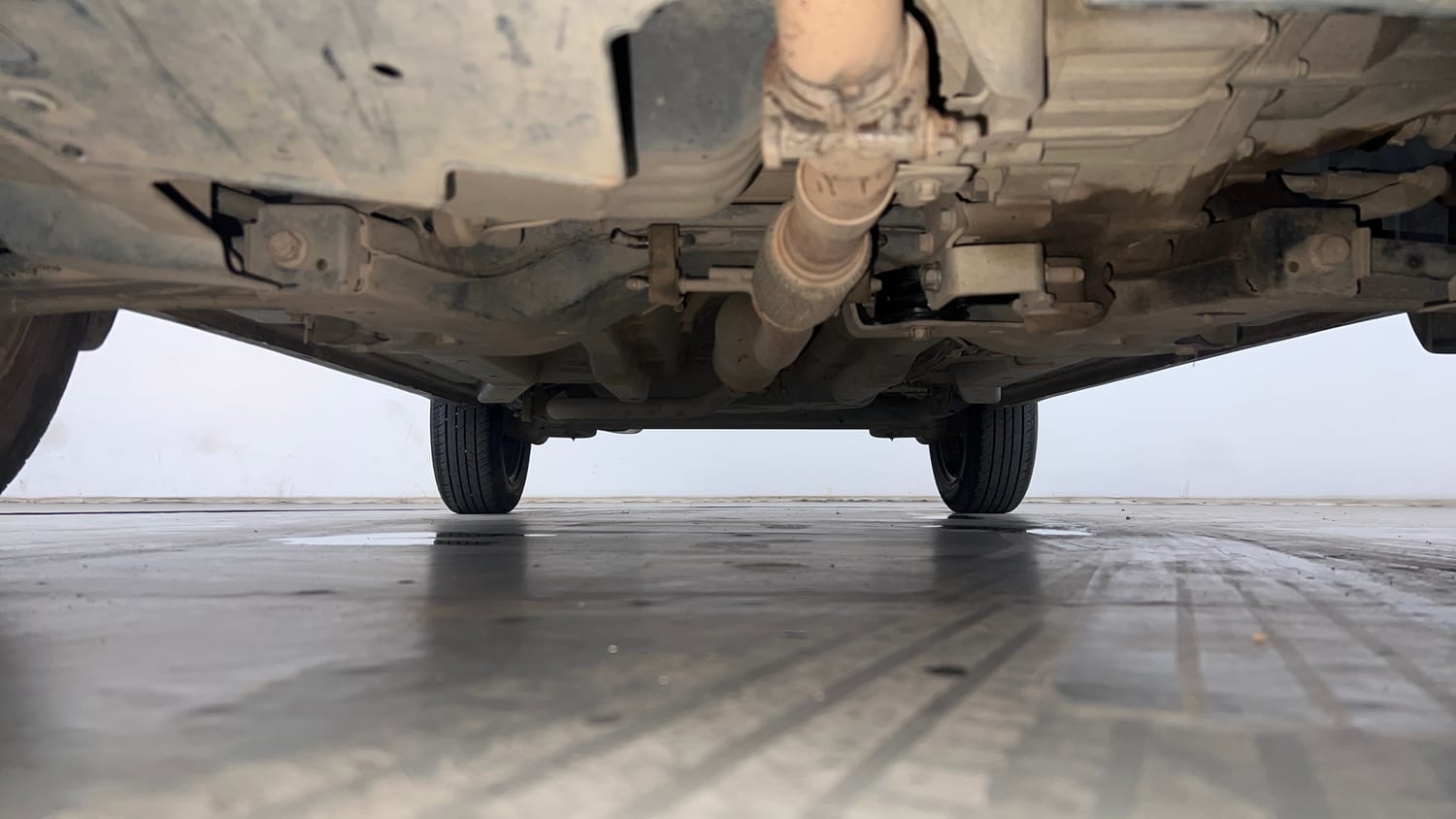 Used 2019 Tata Nexon XM Petrol Manual extra FRONT LEFT UNDERBODY VIEW