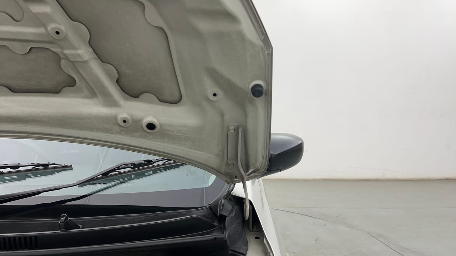 Used 2015 Maruti Suzuki Celerio VXi Petrol Manual engine ENGINE LEFT SIDE HINGE & APRON VIEW