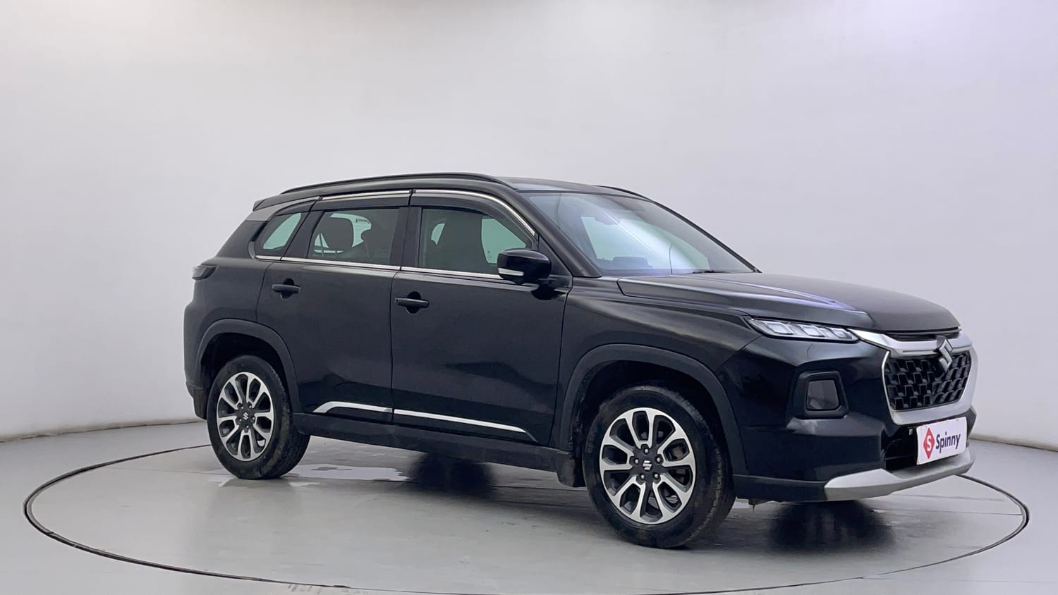 Used 2023 Maruti Suzuki Grand Vitara Alpha Smart Hybrid Petrol Manual exterior RIGHT FRONT CORNER VIEW