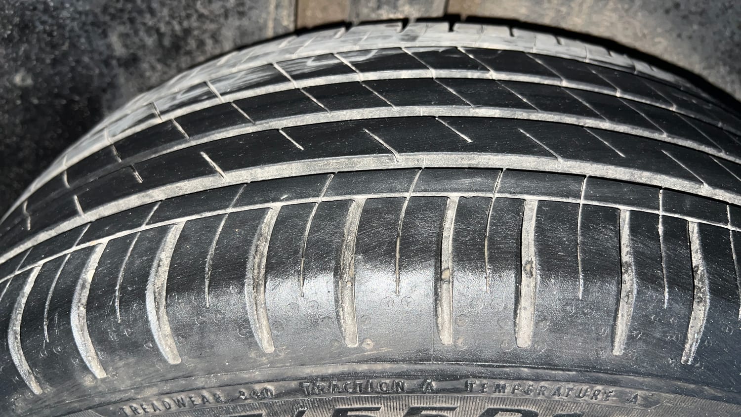 Used 2022 MG Motors Hector Sharp 1.5 Petrol CVT Petrol Automatic tyres RIGHT REAR TYRE TREAD VIEW