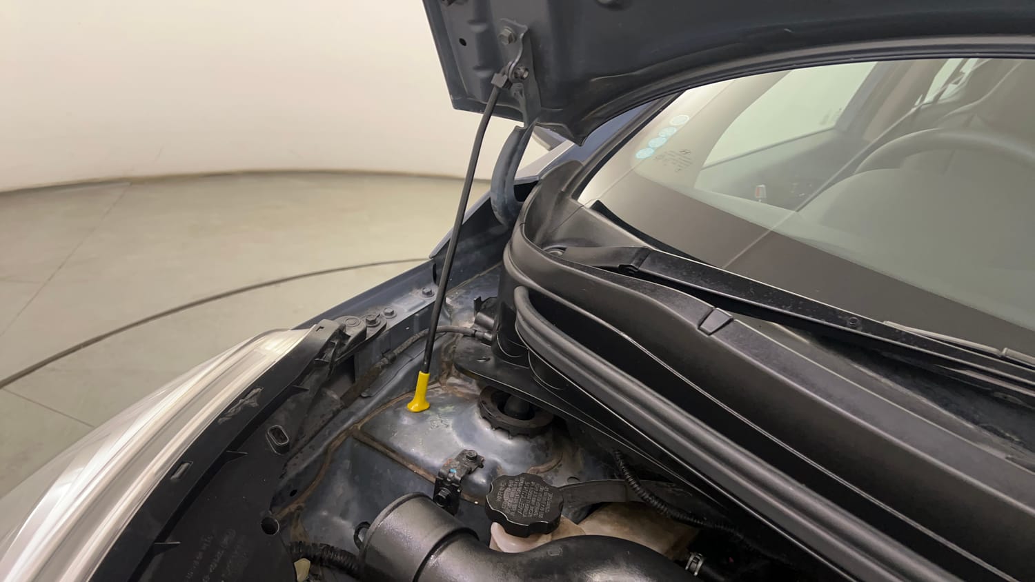 Used 2014 Hyundai Grand i10 Sportz 1.1 CRDi Diesel Manual engine ENGINE RIGHT SIDE HINGE & APRON VIEW