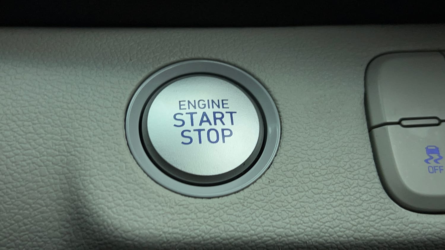Used 2022 Hyundai Venue SX 1.2 Petrol Petrol Manual top_features Keyless start