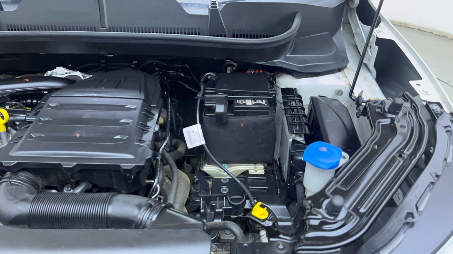 Used 2025 Skoda Kylaq Classic Petrol Manual engine ENGINE LEFT SIDE VIEW
