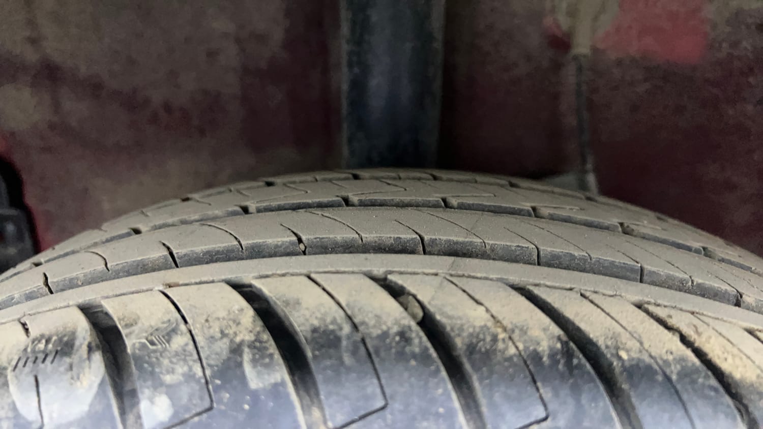 Used 2024 Hyundai Exter SX (O) Connect 1.2 AMT Petrol Automatic tyres RIGHT REAR TYRE TREAD VIEW