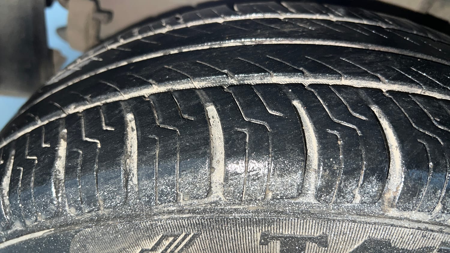 Used 2018 Tata Tiago XZ CNG (Outside Fitted) Cng Manual tyres RIGHT REAR TYRE TREAD VIEW