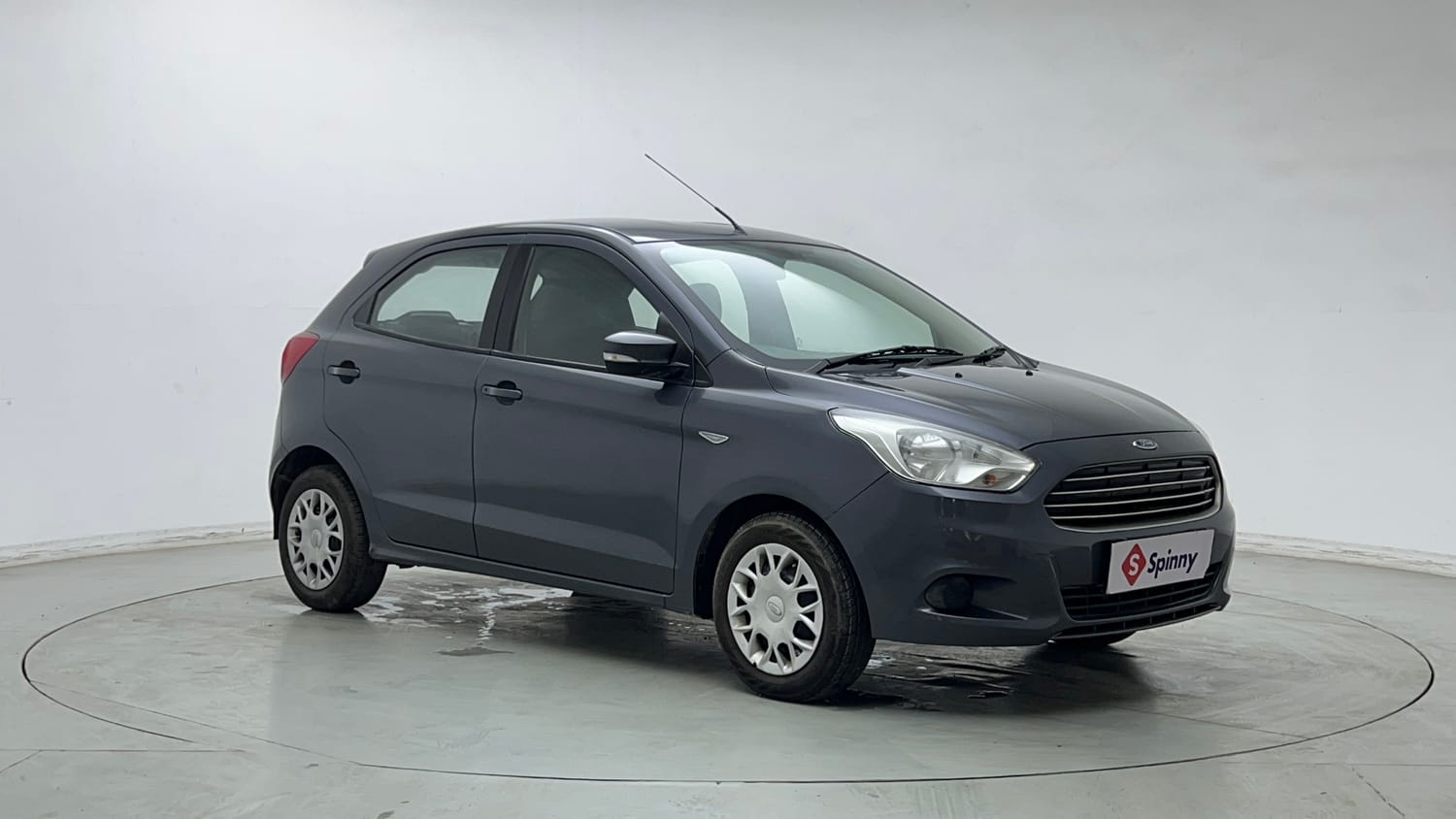 Used 2016 Ford Figo Trend 1.2 Ti-VCT Petrol Manual exterior RIGHT FRONT CORNER VIEW