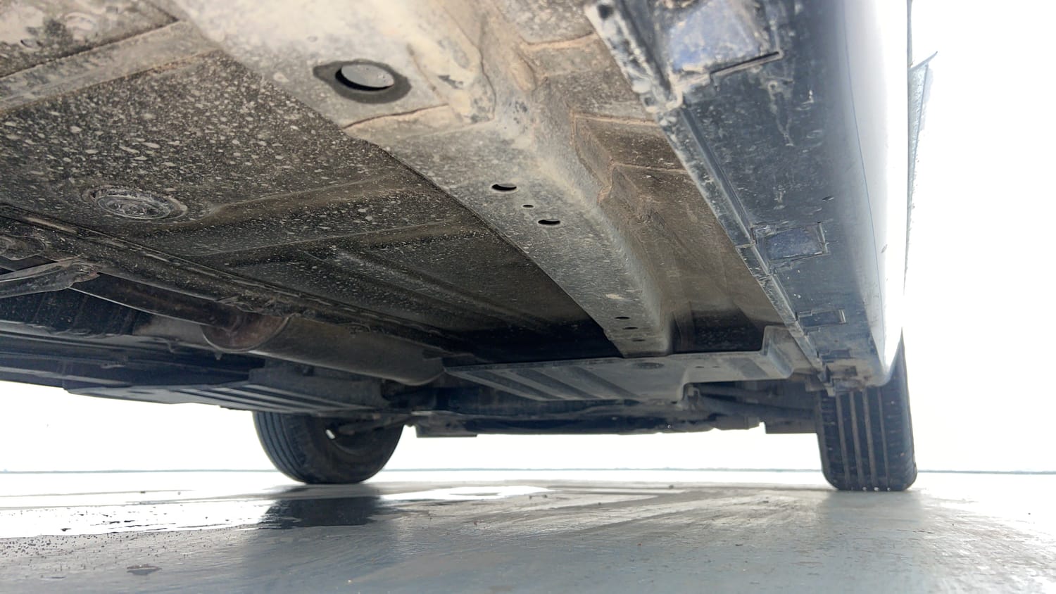 Used 2023 Maruti Suzuki Baleno Delta MT Petrol Manual extra REAR RIGHT UNDERBODY VIEW