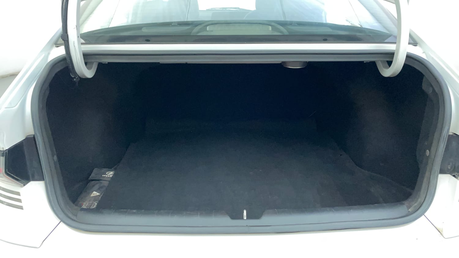 Used 2023 Hyundai Verna SX (O) 1.5 Turbo Petrol MT Petrol Manual interior DICKY INSIDE VIEW