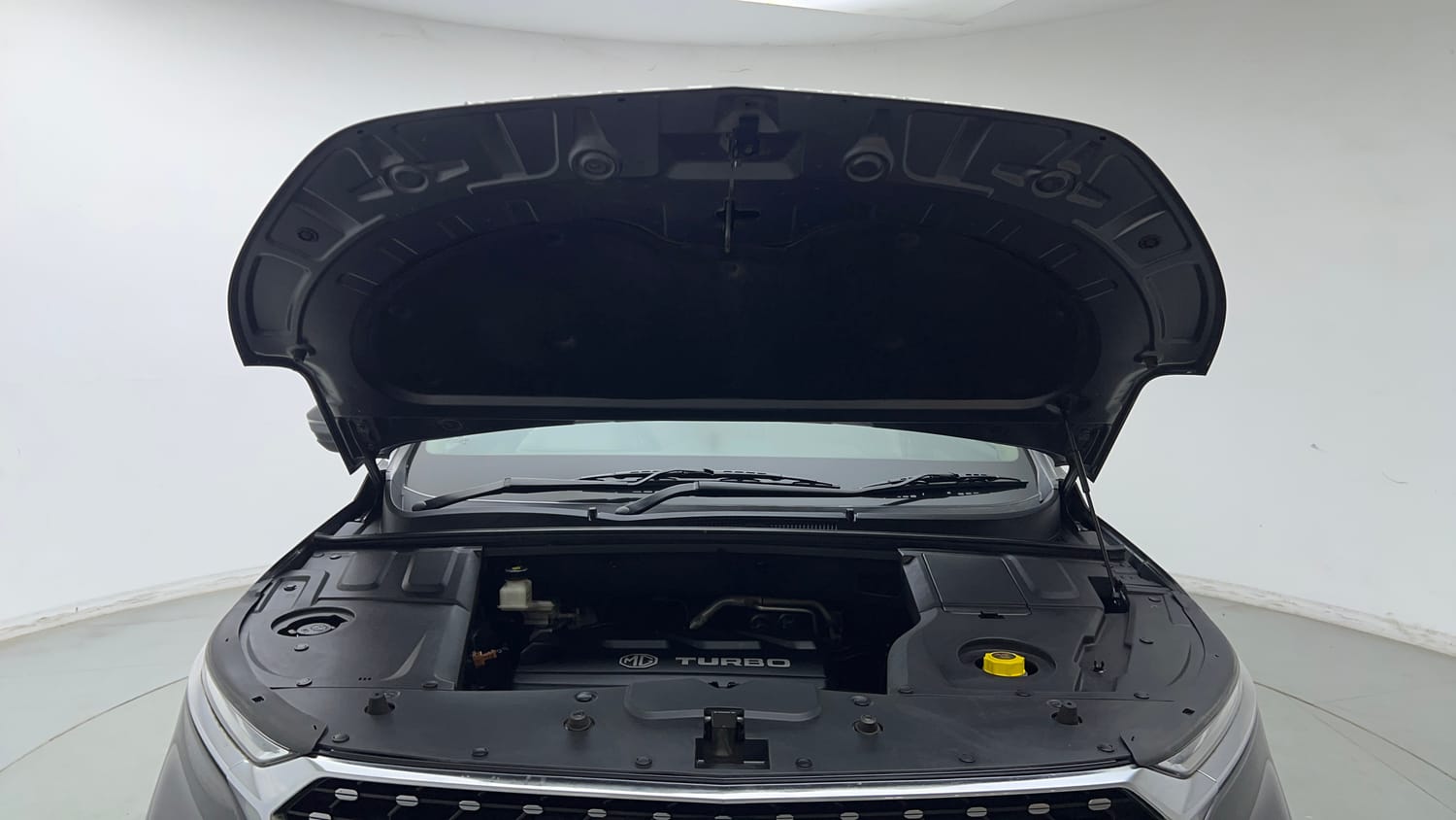 Used 2022 MG Motors Hector Sharp 1.5 Petrol CVT Petrol Automatic engine ENGINE & BONNET OPEN FRONT VIEW