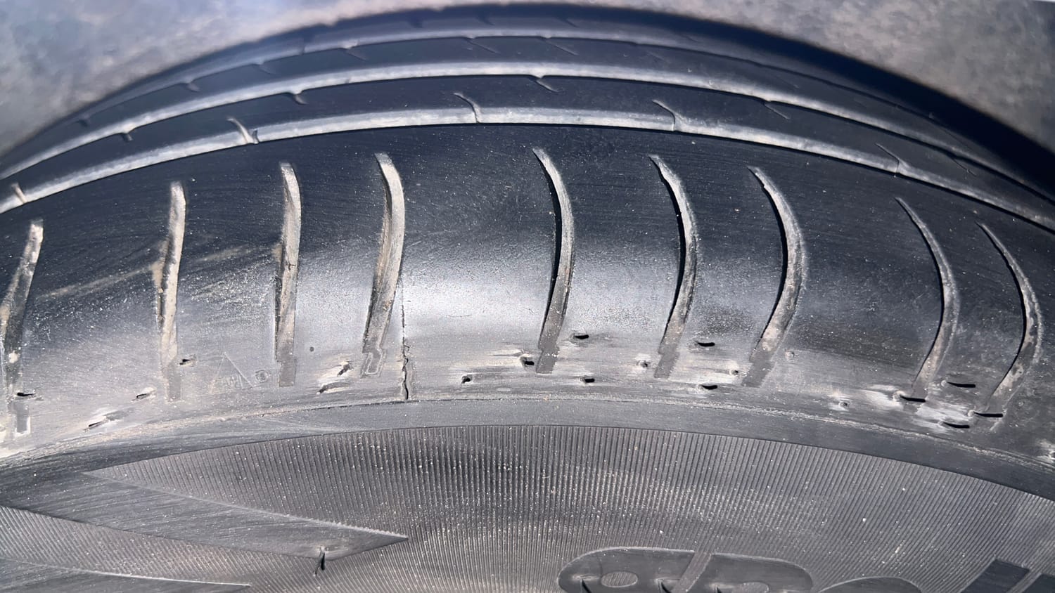 Used 2012 Hyundai i10 Magna 1.1 iRDE2 Petrol Manual tyres RIGHT REAR TYRE TREAD VIEW