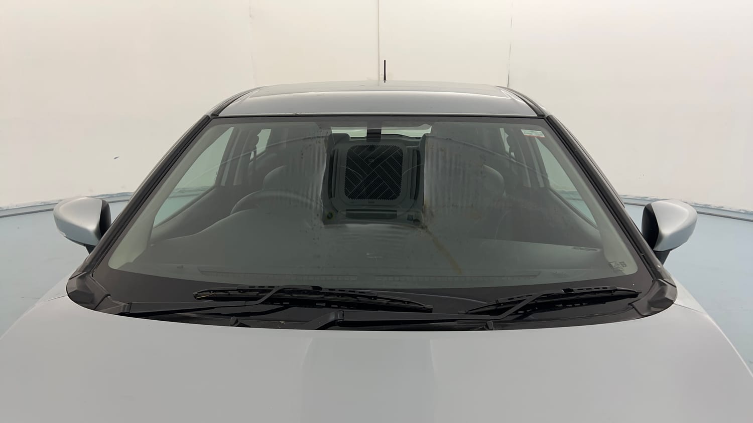 Used 2023 Maruti Suzuki Baleno Delta MT Petrol Manual exterior FRONT WINDSHIELD VIEW