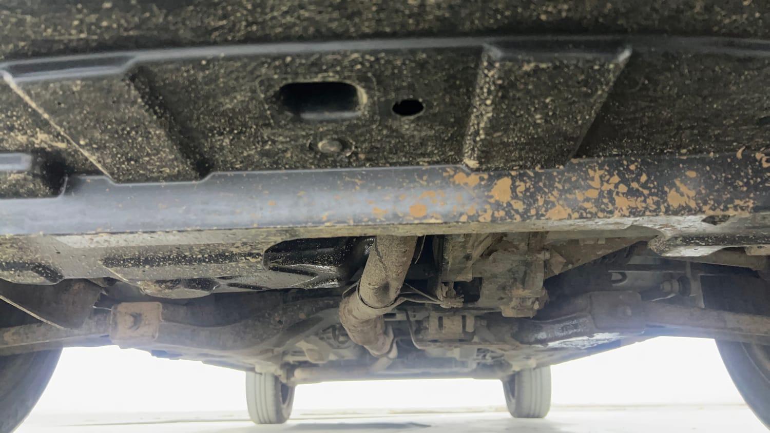 Used 2016 Tata Zest XMS Petrol Petrol Manual extra FRONT LEFT UNDERBODY VIEW