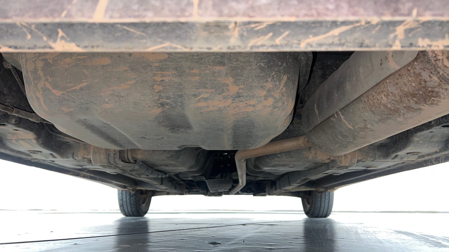 Used 2014 Hyundai Eon Magna + Petrol Manual extra REAR UNDERBODY VIEW (TAKEN FROM REAR)