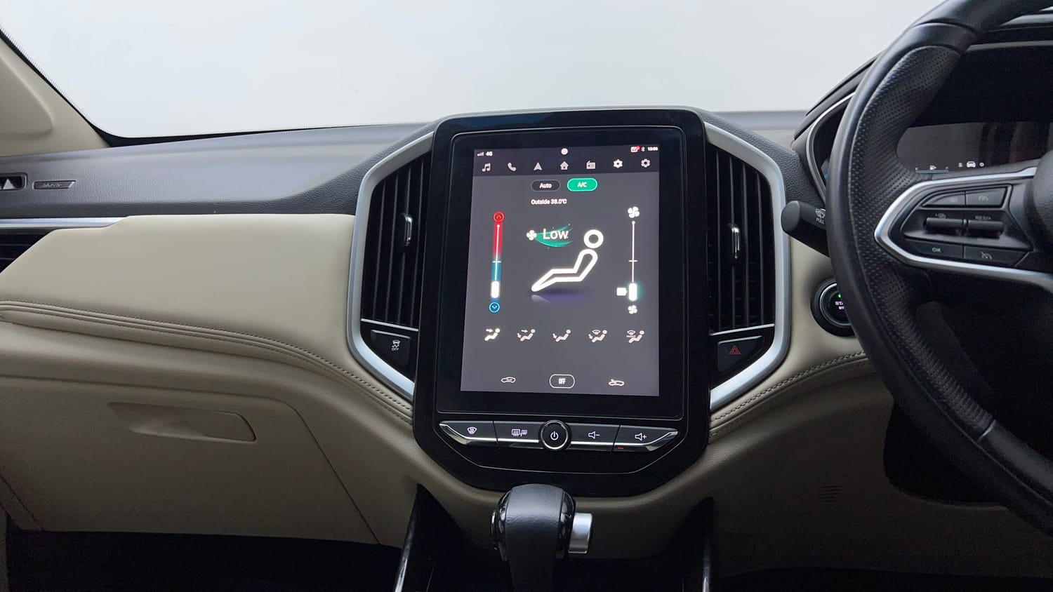 Used 2022 MG Motors Hector Sharp 1.5 Petrol CVT Petrol Automatic interior MUSIC SYSTEM & AC CONTROL VIEW