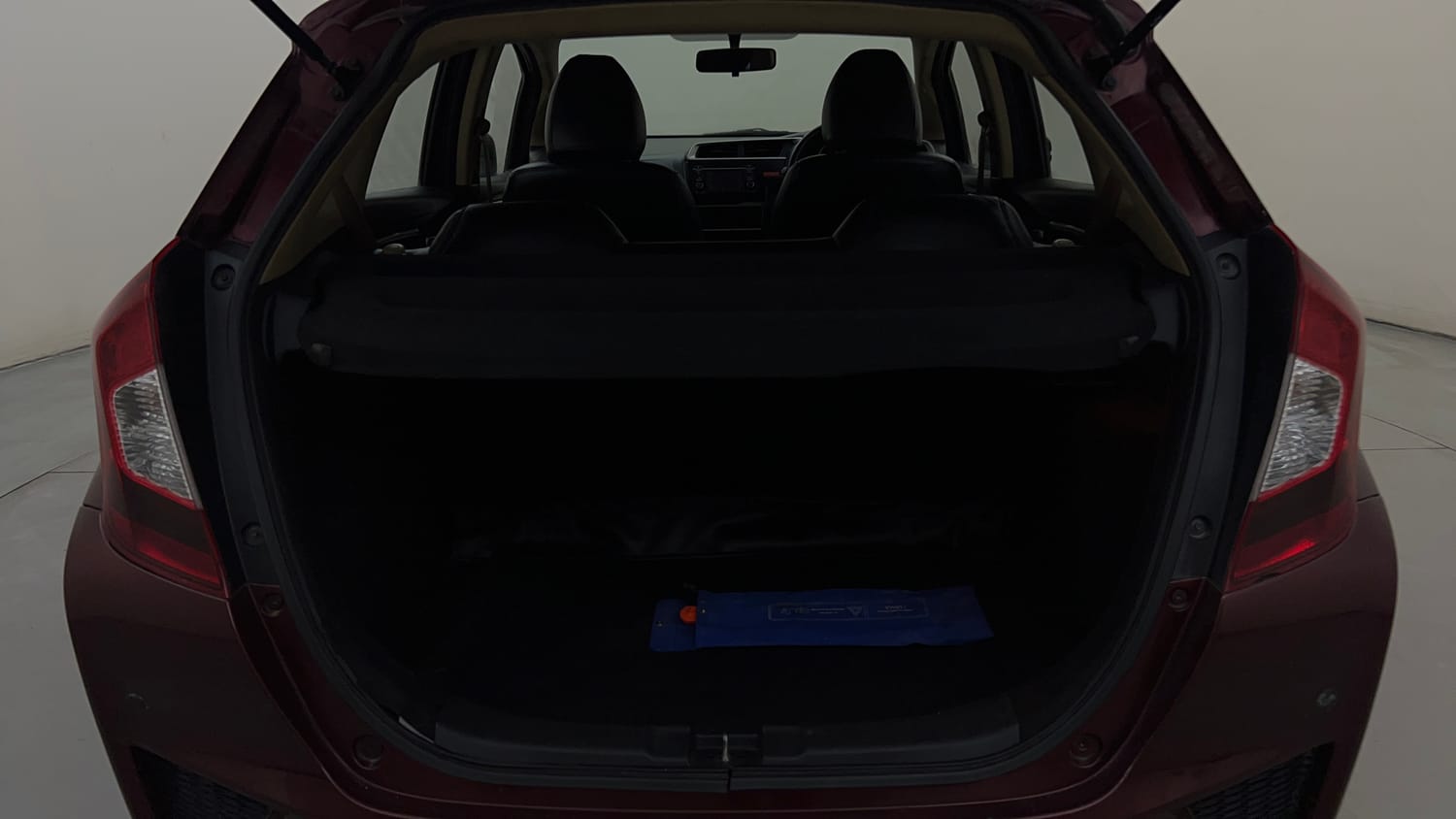 Used 2015 Honda Jazz V Petrol Petrol Manual interior DICKY INSIDE VIEW