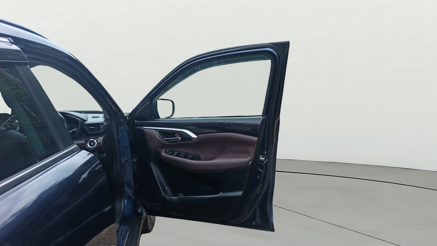 Used 2022 Maruti Suzuki Grand Vitara Alpha Smart Hybrid AT Petrol Automatic interior RIGHT FRONT DOOR OPEN VIEW