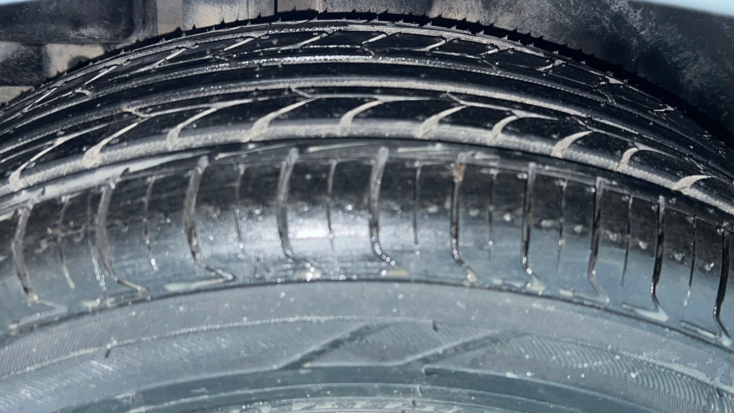 Used 2018 Maruti Suzuki Ciaz Delta Hybrid 1.5 Petrol Manual tyres RIGHT REAR TYRE TREAD VIEW