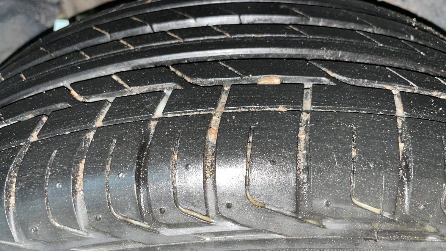 Used 2021 Tata Nexon XZA Plus (O) Diesel Diesel Automatic tyres RIGHT REAR TYRE TREAD VIEW