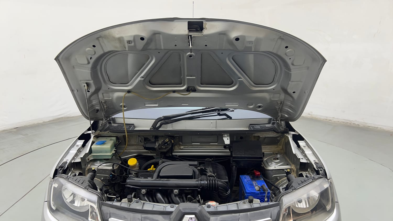 Used 2017 Renault Kwid RXT Live For More Edition 1.0 Petrol Manual engine ENGINE & BONNET OPEN FRONT VIEW