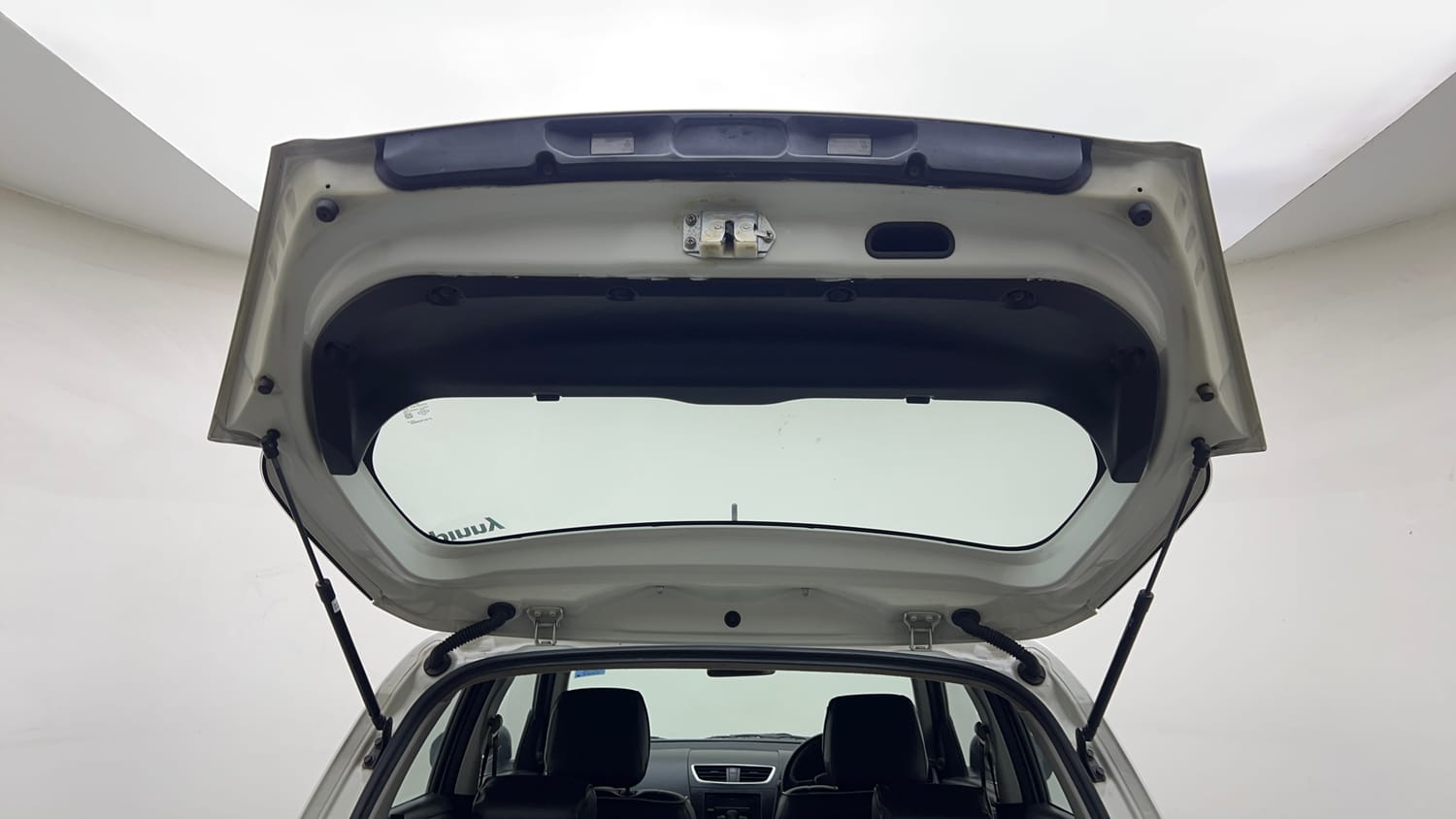 Used 2015 Maruti Suzuki Swift Lxi (O) Petrol Manual interior DICKY DOOR OPEN VIEW