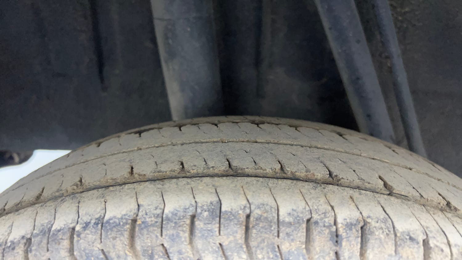 Used 2016 Renault Kwid RXT Petrol Manual tyres RIGHT REAR TYRE TREAD VIEW