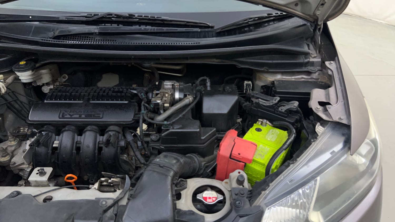 Used 2016 Honda Jazz V AT Petrol Petrol Automatic engine ENGINE LEFT SIDE HINGE & APRON VIEW