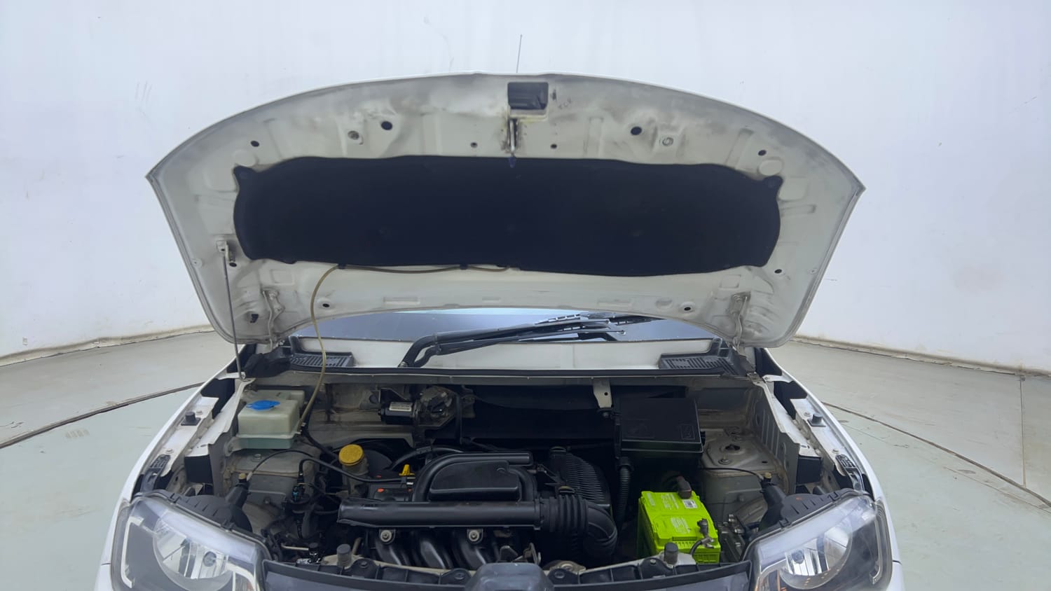 Used 2018 Renault Kwid 1.0 RXT AMT Opt Petrol Automatic engine ENGINE & BONNET OPEN FRONT VIEW