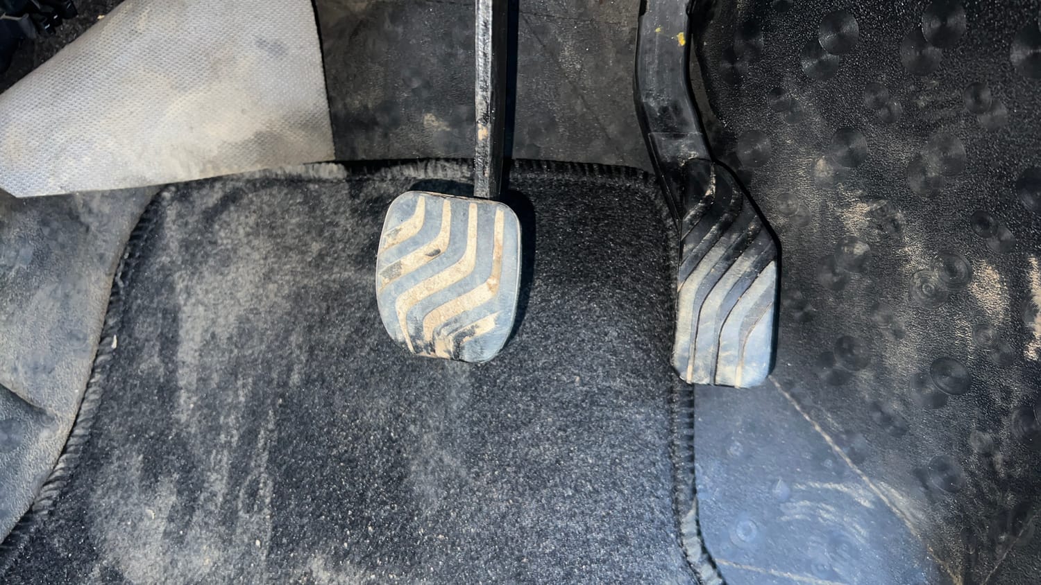 Used 2020 Renault Kwid 1.0 RXT AMT Opt Petrol Automatic interior PEDALS VIEW
