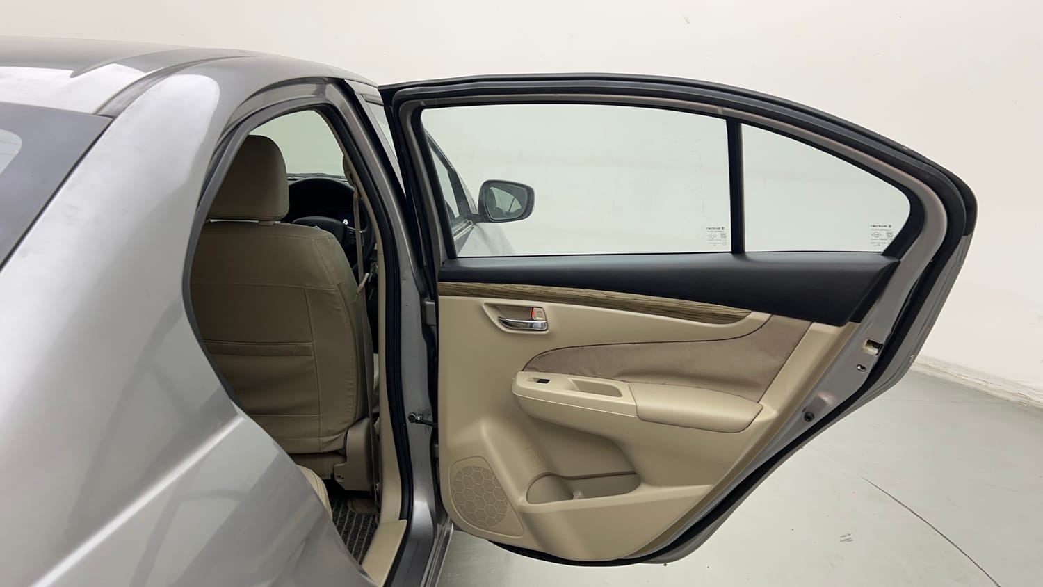 Used 2018 Maruti Suzuki Ciaz Delta Hybrid 1.5 Petrol Manual interior RIGHT REAR DOOR OPEN VIEW