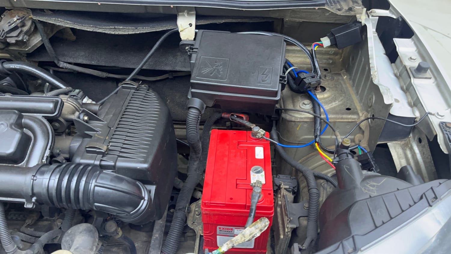 Used 2016 Renault Kwid 1.0 RXT Petrol Manual engine ENGINE LEFT SIDE VIEW