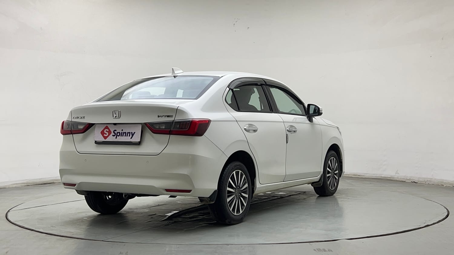 Used 2025 Honda Amaze ZX 1.2 Petrol CVT Petrol Automatic exterior RIGHT REAR CORNER VIEW