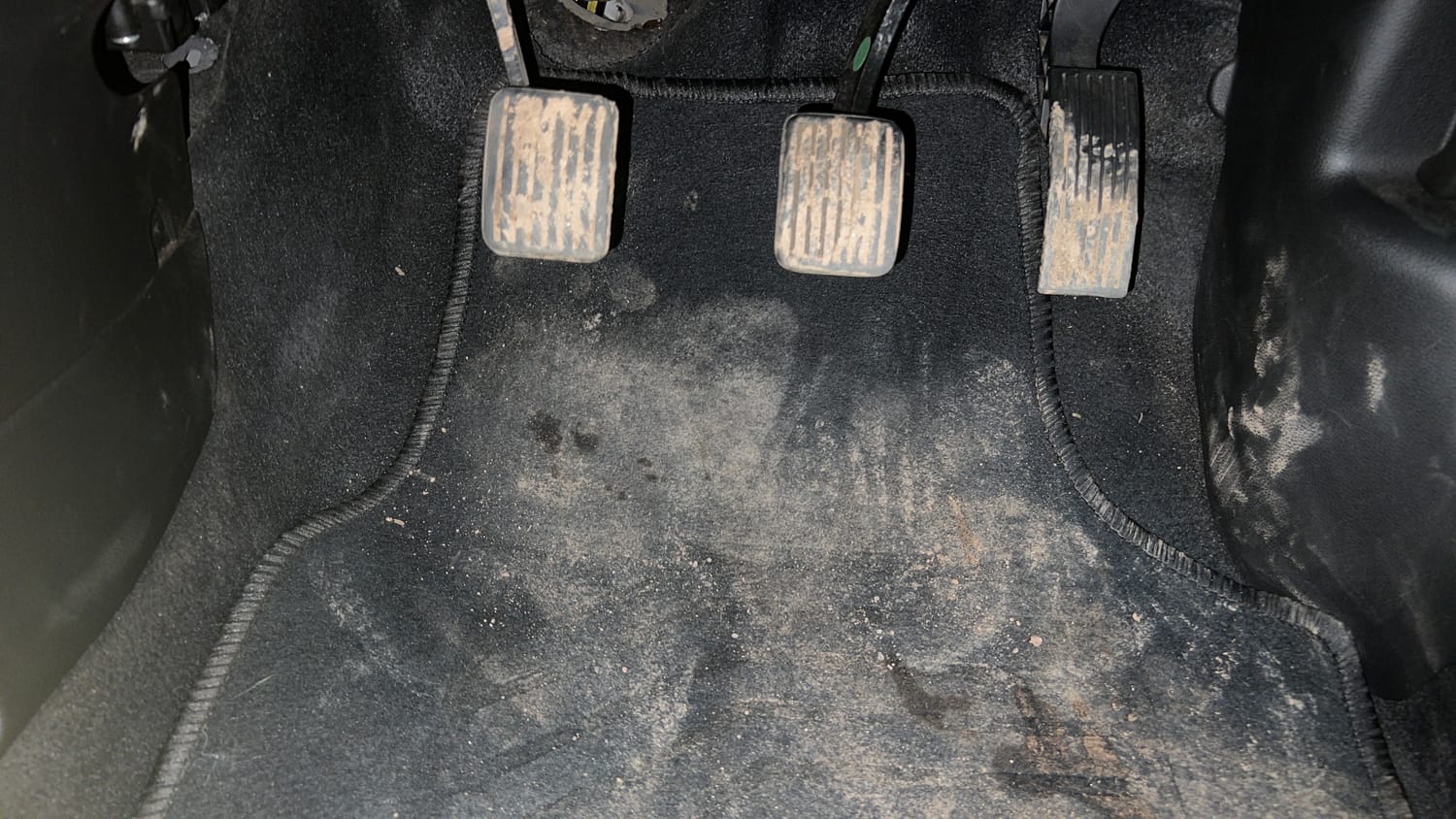 Used 2014 Hyundai Xcent SX 1.2 Petrol Manual interior PEDALS VIEW