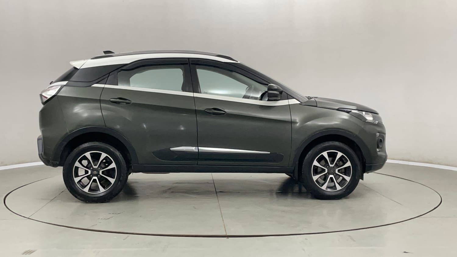 Used 2021 Tata Nexon XZA Plus (O) Diesel Diesel Automatic exterior RIGHT SIDE VIEW