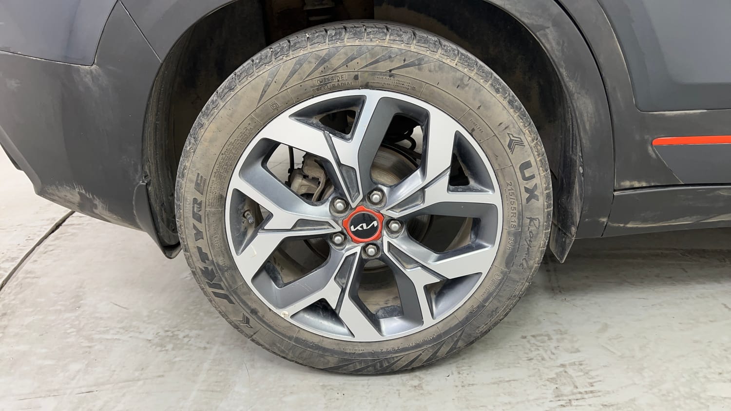 Used 2022 Kia Seltos X Line 1.5 Diesel AT Diesel Automatic tyres RIGHT REAR TYRE RIM VIEW