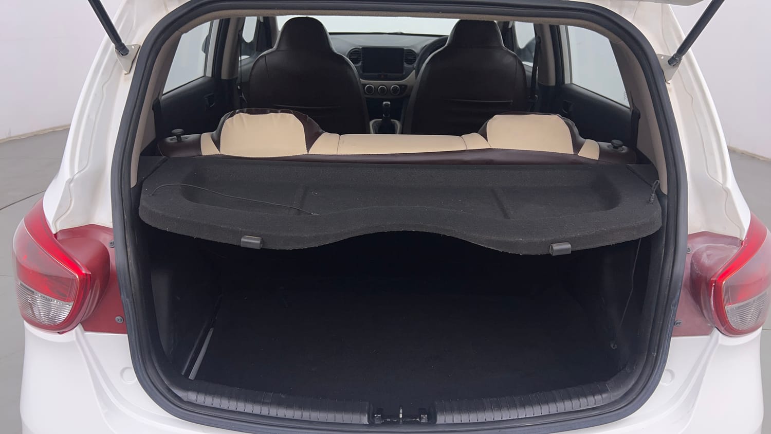Used 2019 Hyundai Grand i10 Magna 1.2 Kappa VTVT Petrol Manual interior DICKY INSIDE VIEW