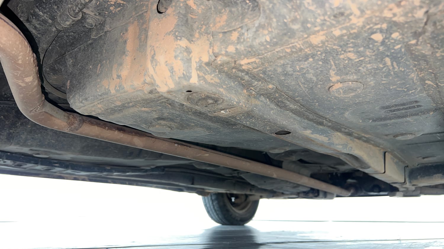 Used 2014 Hyundai Eon Magna + Petrol Manual extra REAR RIGHT UNDERBODY VIEW