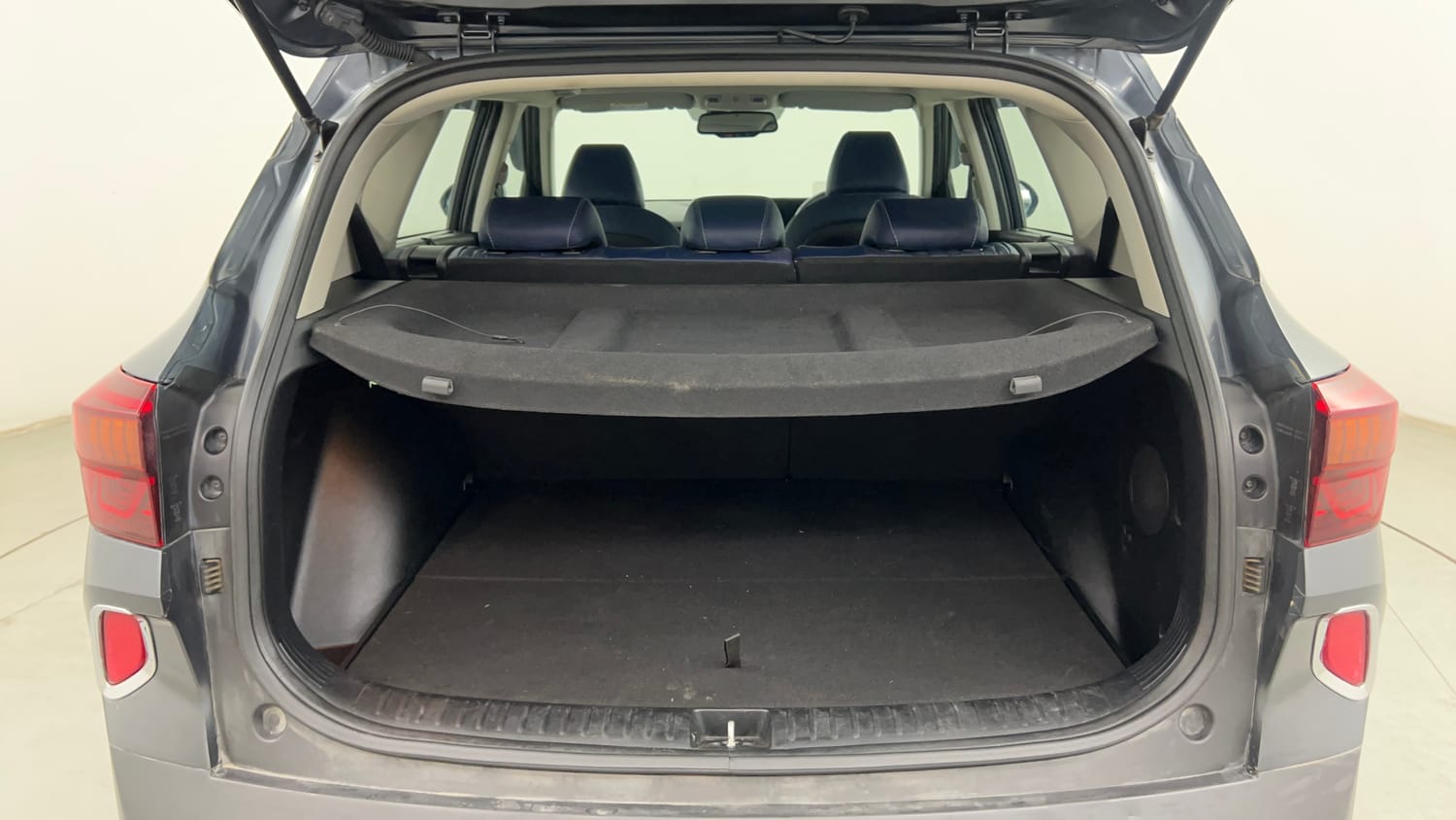 Used 2022 Kia Seltos X Line 1.5 Diesel AT Diesel Automatic interior DICKY INSIDE VIEW