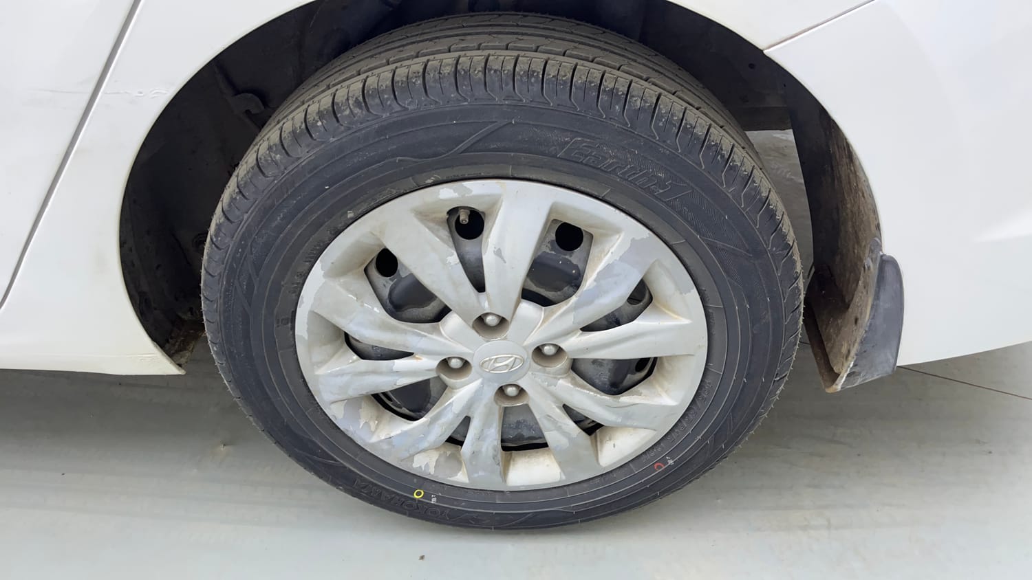 Used 2019 Hyundai Verna EX 1.4 VTVT Petrol Manual tyres LEFT REAR TYRE RIM VIEW