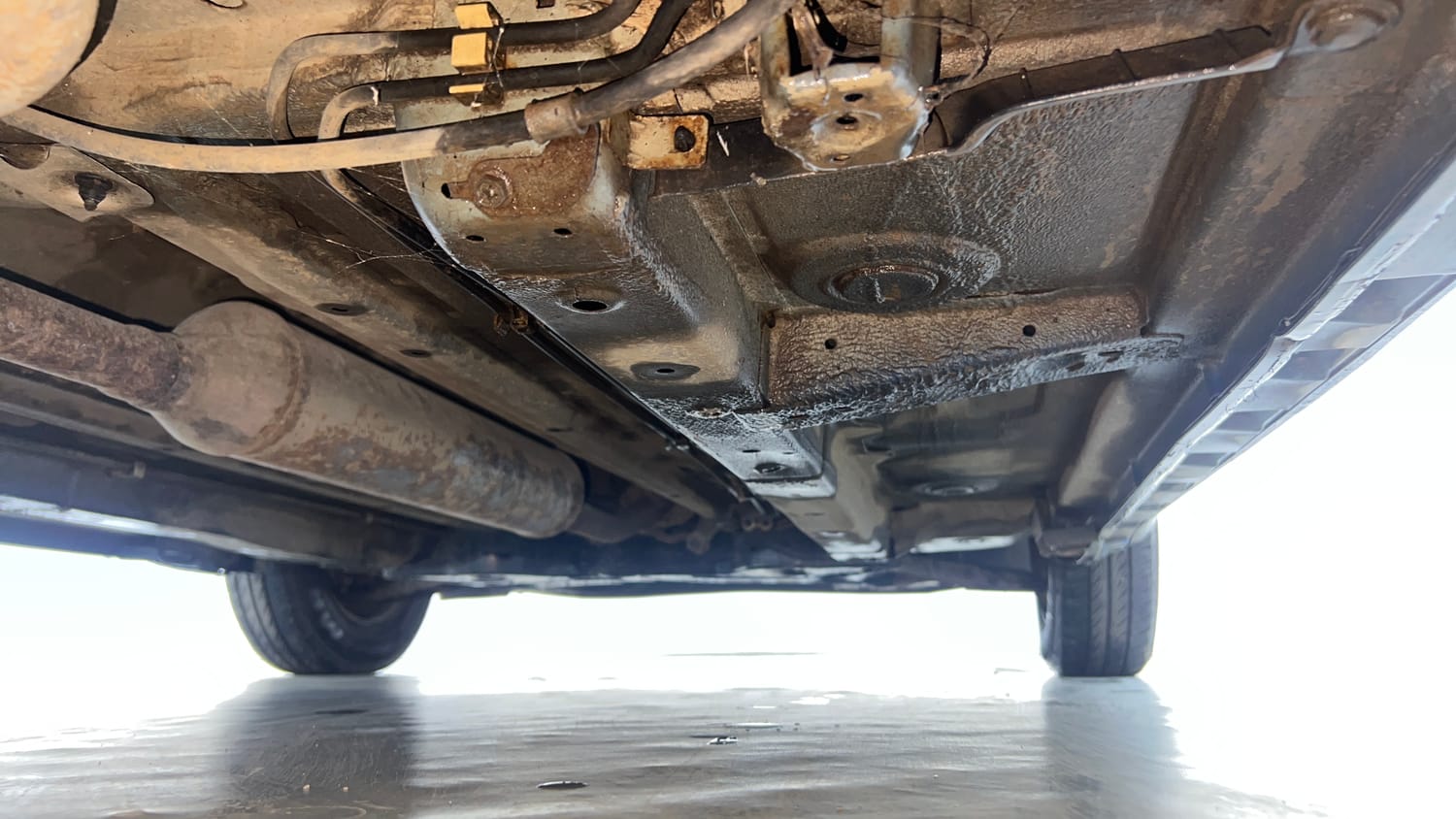 Used 2012 Maruti Suzuki Swift VXi Petrol Manual extra REAR RIGHT UNDERBODY VIEW