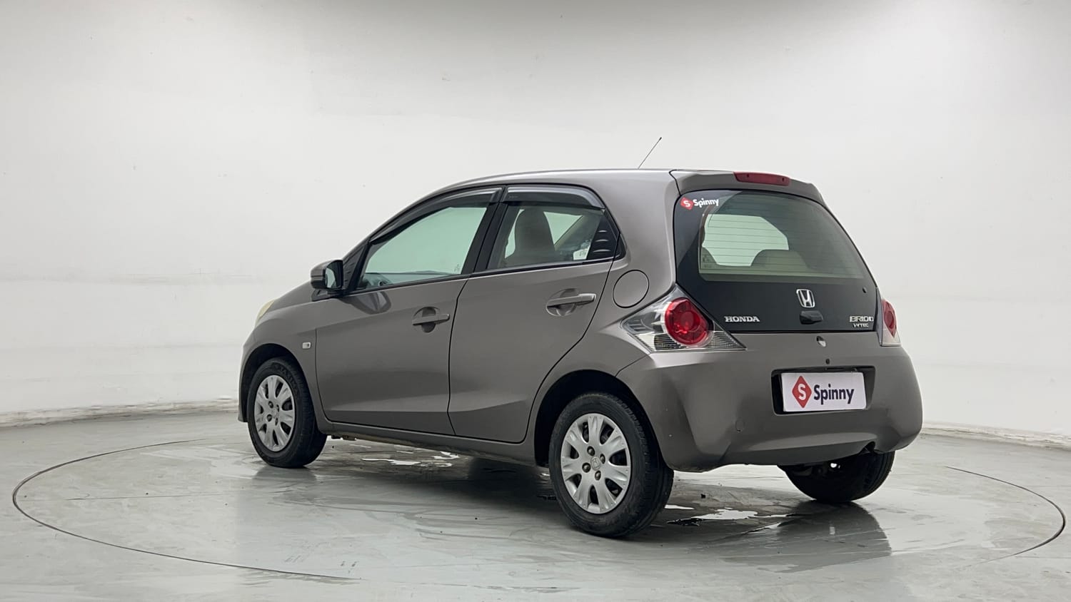 Used 2015 Honda Brio S MT Petrol Manual exterior LEFT REAR CORNER VIEW