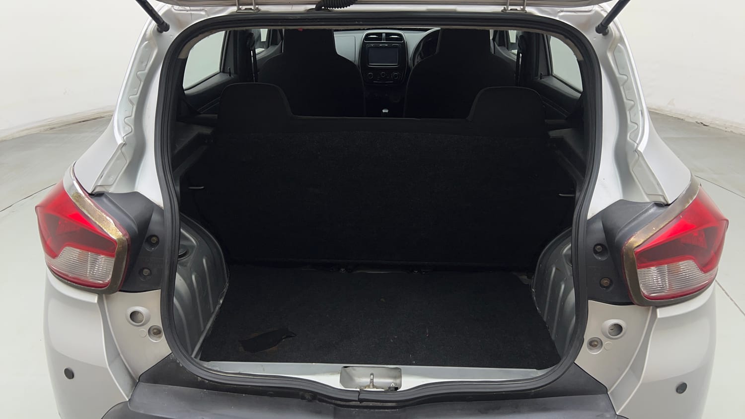 Used 2017 Renault Kwid RXT Live For More Edition 1.0 Petrol Manual interior DICKY INSIDE VIEW